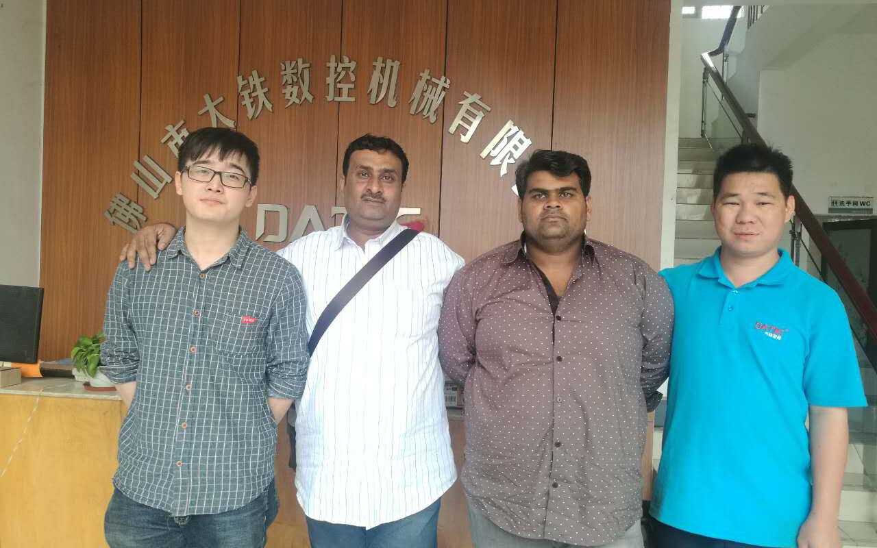 巴基斯坦客戶蒞（lì）臨（lín）香蕉黄瓜丝瓜绿巨人樱桃最新版數（shù）控