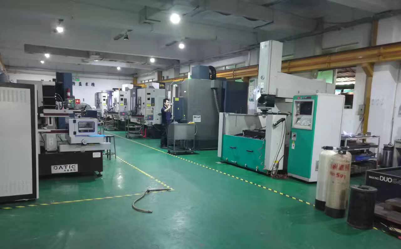 東莞（東洋塑膠製品）模具加（jiā）工車間