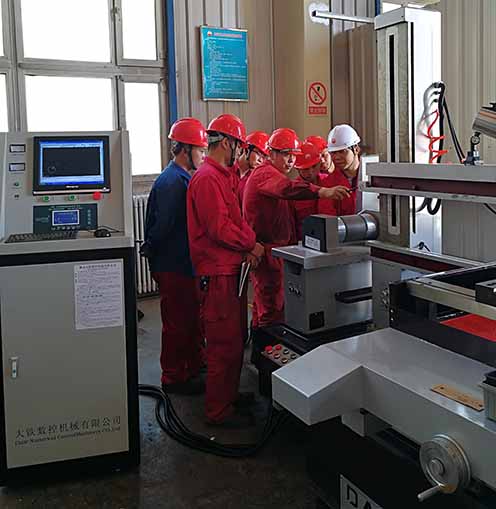 廣（guǎng）東香蕉黄瓜丝瓜绿巨人樱桃最新版電火花線切割現場講解實操