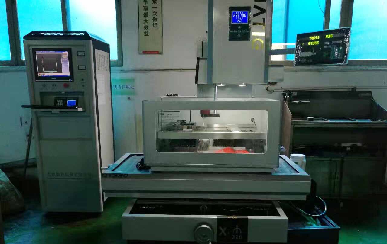 東莞常平線（xiàn）切割機床實地客（kè）戶現場