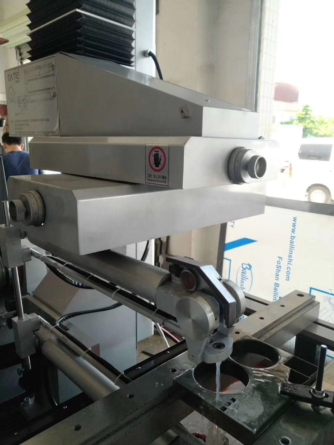 中山大錐度中走絲實地客（kè）戶現場安裝