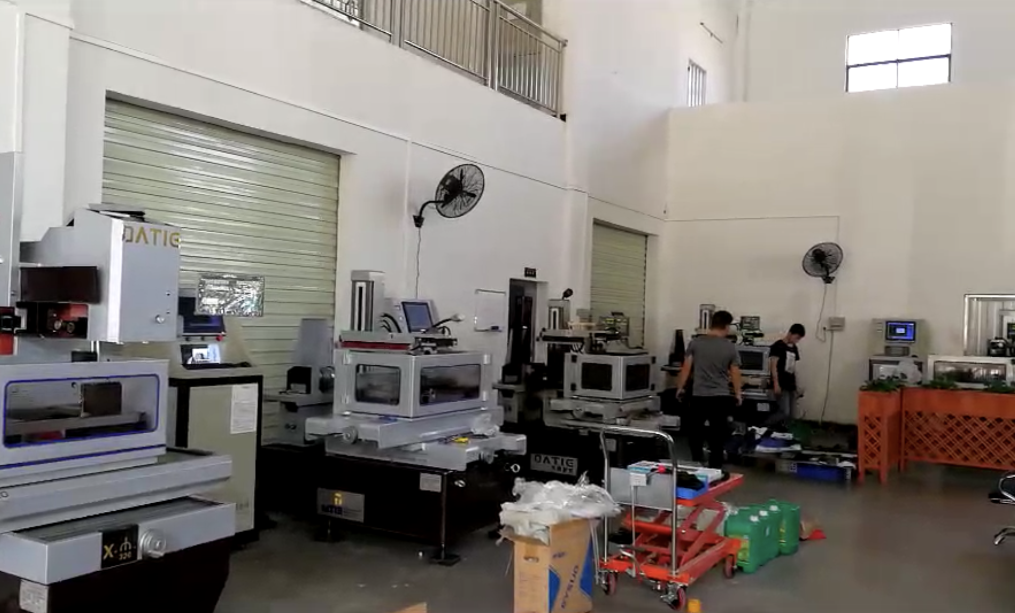 東莞（正翔模具）中走絲（sī）現場安裝