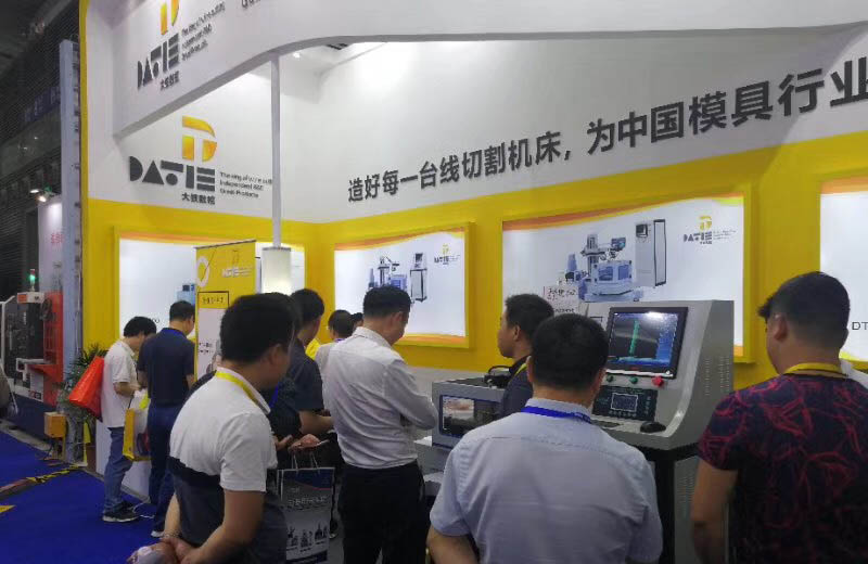 香蕉黄瓜丝瓜绿巨人樱桃最新版數控2019年展會現場