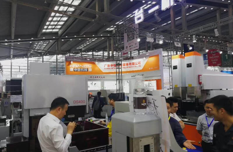 香蕉黄瓜丝瓜绿巨人樱桃最新版數控2019年展會現場2