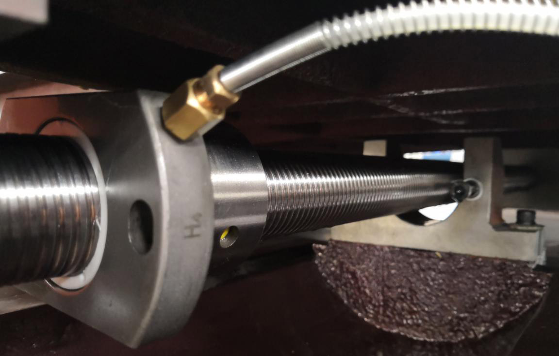 線切割絲杠上油教程3