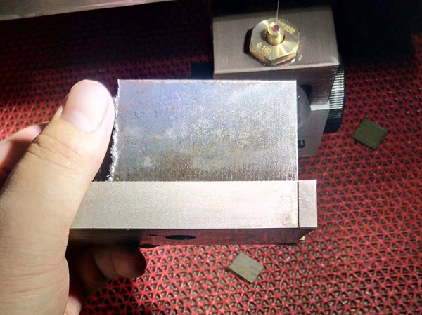 廣東（偉仕達電（diàn）器）極速中走絲現場試割