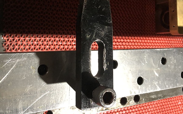 線切割（gē）壓板工藝