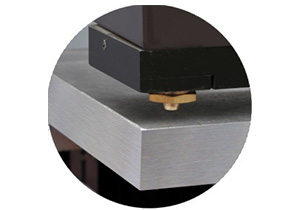 中走絲采用貼麵加工