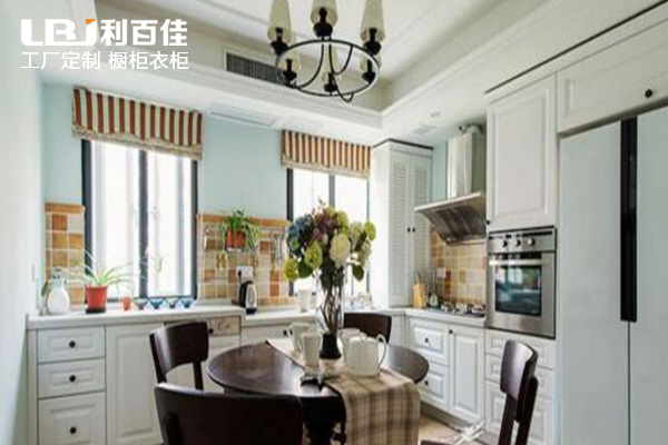 簡歐田園風格櫥櫃.jpg 簡(jiǎn)歐田(tián)園風格櫥櫃.jpg