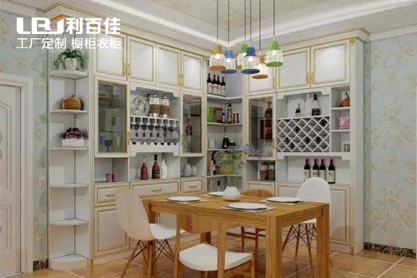 8.10-02.jpg 8.10-02.jpg