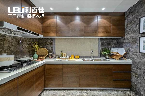 8.20-05.jpg 8.20-05.jpg