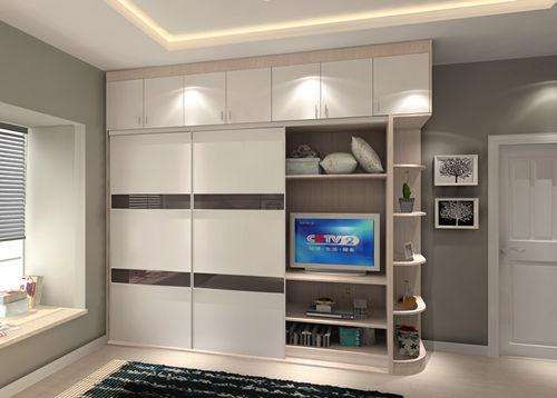 衣櫃和踢腳線 衣櫃和踢腳線