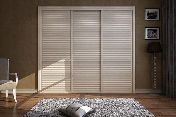 衣櫃和踢腳線 衣櫃和踢(tī)腳線