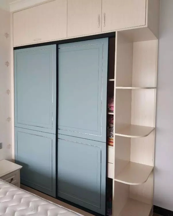 整體衣櫃定製的流程是怎麽樣?又有哪些細節要留意? 整體衣櫃定(dìng)製(zhì)的流程是怎麽樣?又有哪些細節要留意?